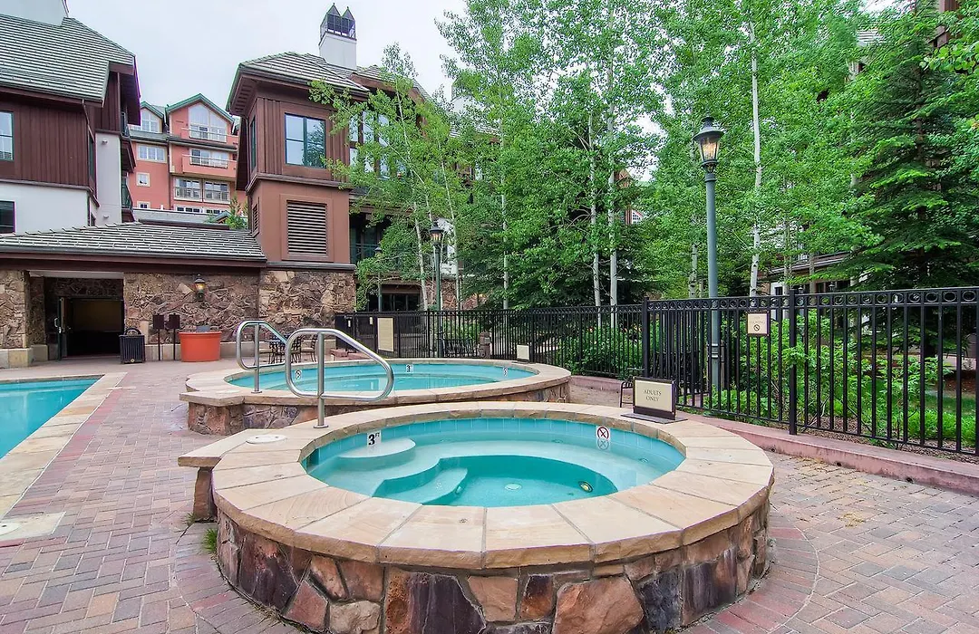Villa Montane By East West Hospitality-1